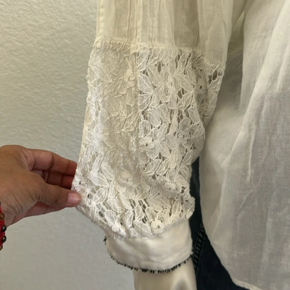 POL Enchanting Escapes Button Up In Ivory - Picture 7 of 11